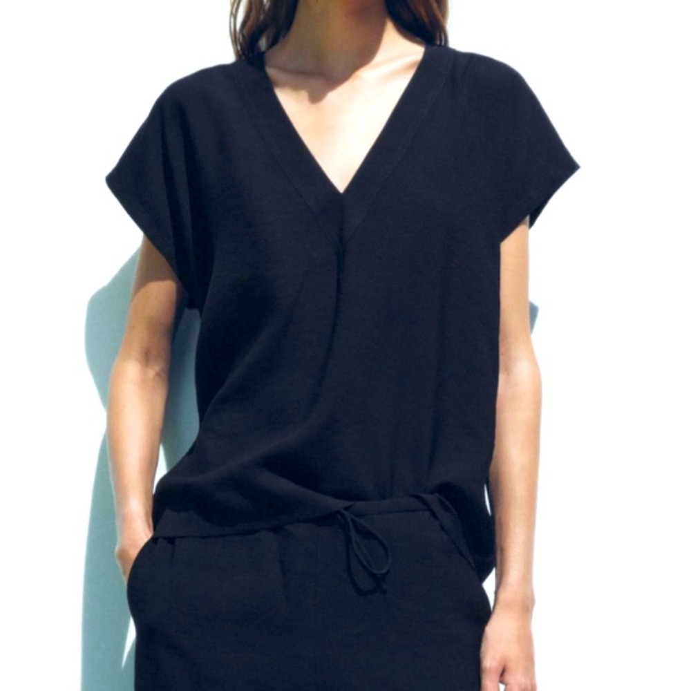 Black Zara Flowy vneck